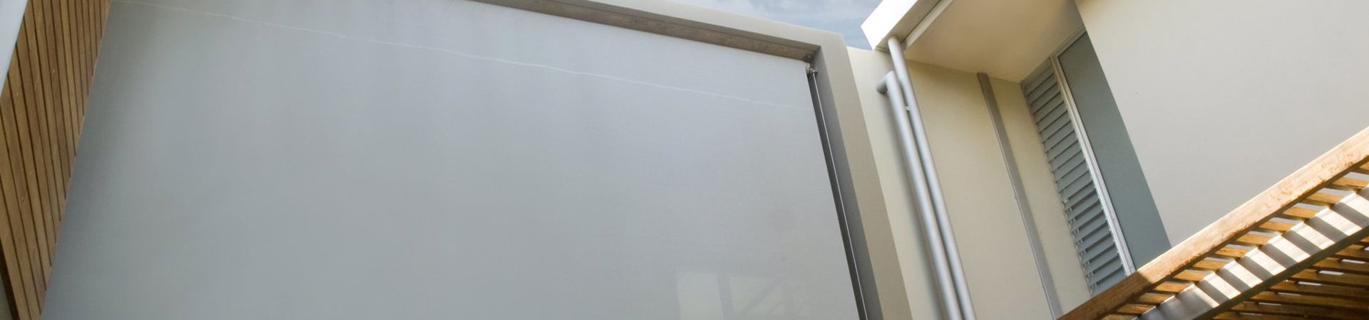 Tip týždňa: Screenové rolety umožnia vetrať aj so zatiahnutým tienením