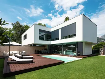 Predokenné rolety a bezpečnosť: Ochrana pred zlodejmi