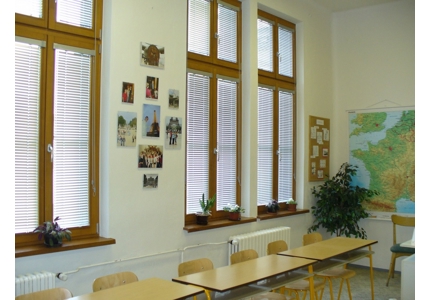 Vnútorne žalúzie bez vrtania
